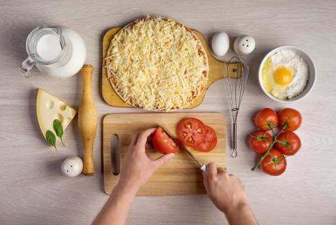 CAULIFLOWER CRUST PIZZA