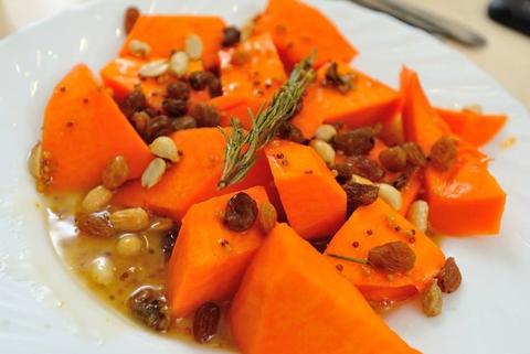 Тыква с медово-розмариновым соусом