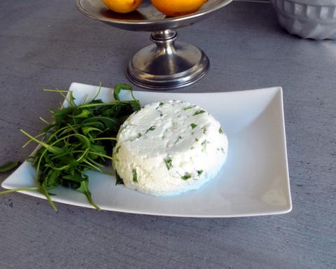 Fresh Arugula Cheese (Without Rennet)
