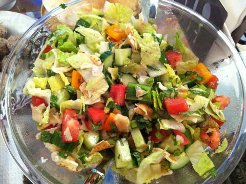 salade de concombre, radis et poivrons