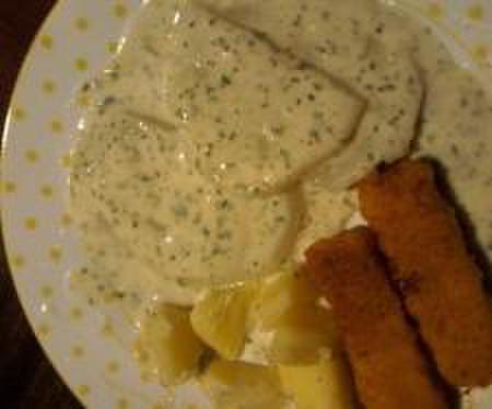 Kohlrabi in parsley sauce with potatoes