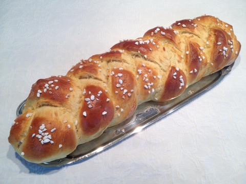 Braided Yeast Roll
