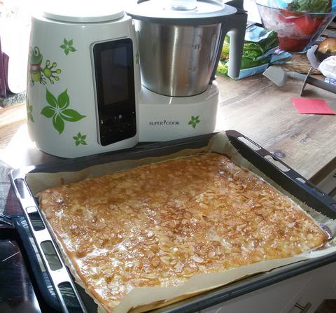 Buttermilk-Almond-Cake