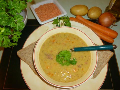 Fashionable Lentil Soup in Red