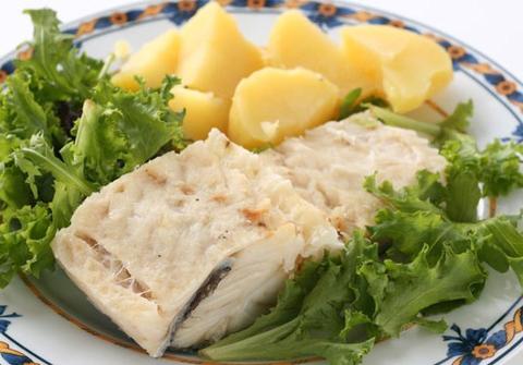 Batata cozida com bacalhau