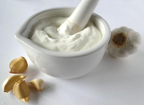 Skinnymixer's Creamy Garlic Sauce
