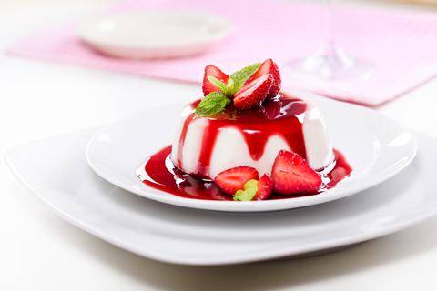 SEMOLA WITH WINE AND RASPBERRY SAUCE.