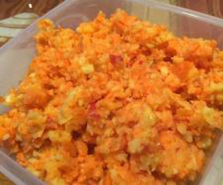 Carrot salad with peanuts
