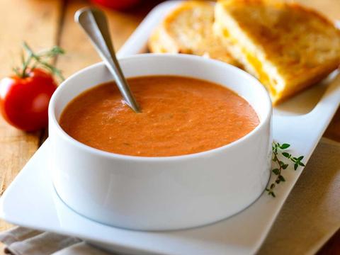 Sopa de Tomate com Courtons