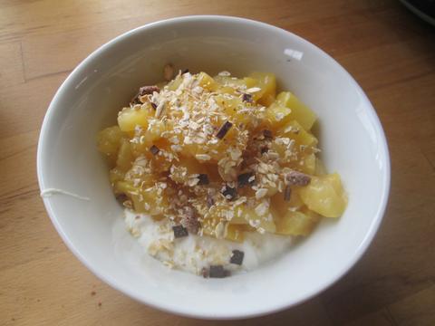 Apfelgrütze auf Magerquark