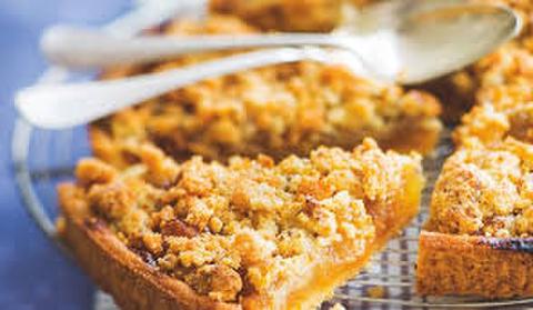 Angelica crumble apple pie