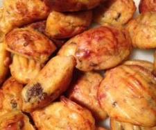 MINI MADELEINES LARDONS ET PRUNEAUX de Valérie