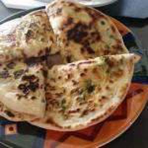 GARLIC, CHEESE & SPINACH NAAN
