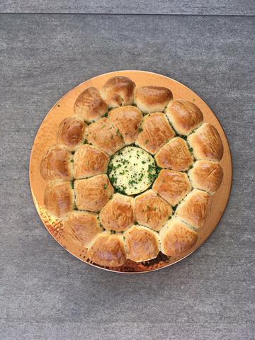 SAVORED CHEESE AND ONION CROWN
