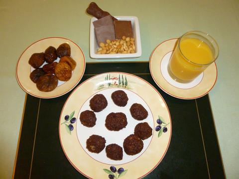 Orientalische Fruchtbällchen