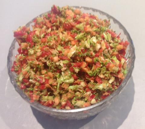 Broccoli and Capsicum Salad