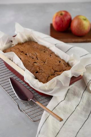 Apple, walnut and cinnamon cake