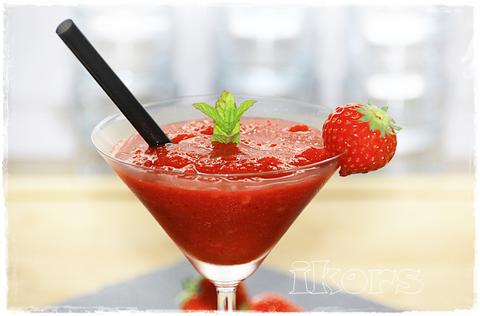 Frozen strawberry daiquiri
