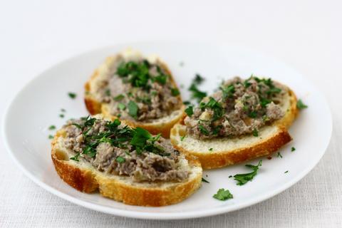 Patê de queijo de cabra com nozes