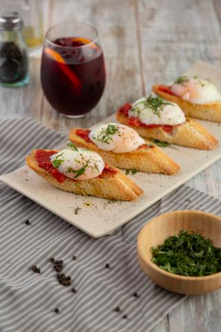 BRUSCHETTA WITH TOMATO AND POACHED EGG