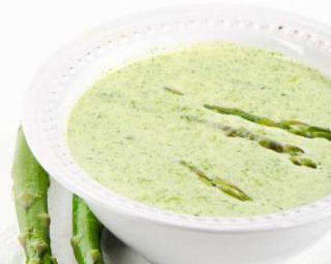 Slimming green asparagus soup