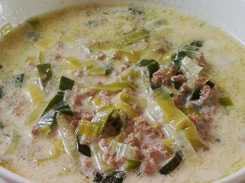 Minced meat, leek soup + baguette
