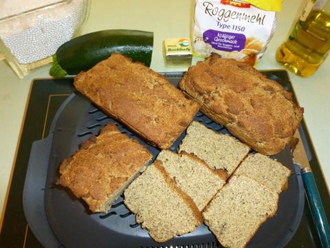 Zucchini-Brot mit Roggenmehl