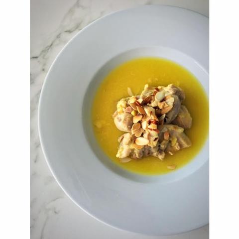 CHICKEN WITH ALMONDS AND SAFFRON