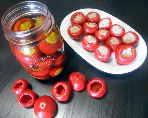 Stuffed Chili Peppers in Oil