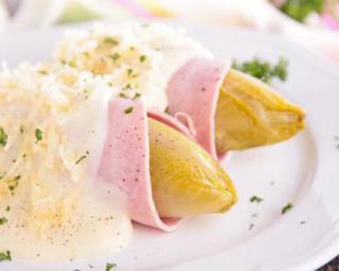 Endives with ham and light béchamel sauce by Michèle