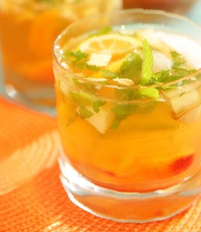 Sangria de Champanhe com manga e maçã