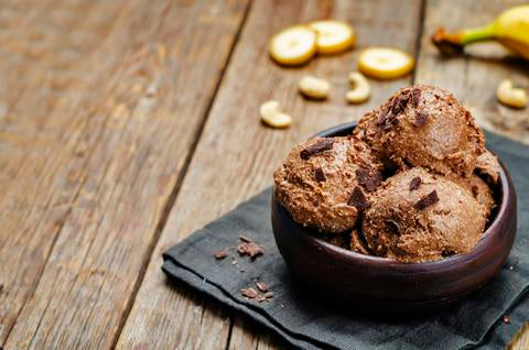 CHOCOLATE AND PISTACHIO ICE CREAM