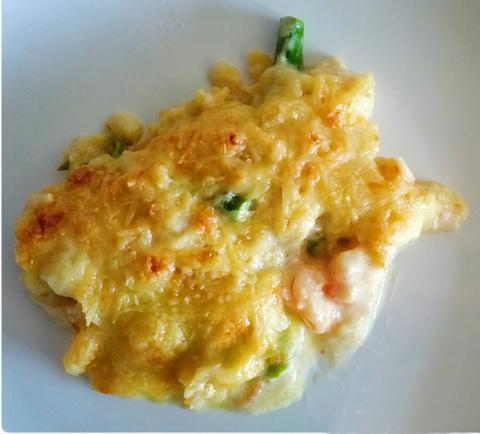 Bacalhau com camarão e espargos