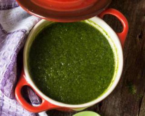 Michèle's light spinach and goat cheese velouté