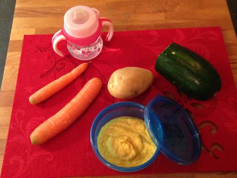 Hähnchen-Möhren-Zucchini-Kartoffel-Brei (ab 6. Monat)