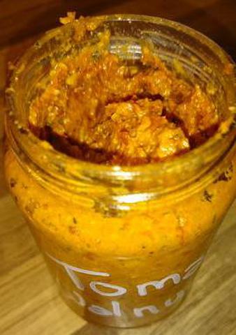 Vegan tomato and walnut pesto
