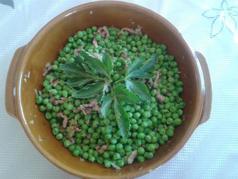 PETITS POIS AUX LARDONS