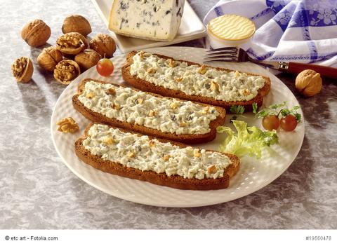 Roquefort and Nut Toast