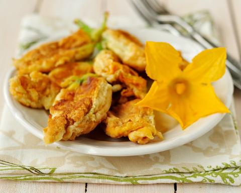 Fried Stuffed Zucchini Flowers