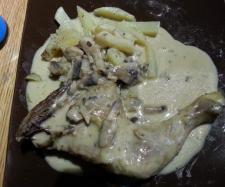 CUISSES DE POULET, POMMES DE TERRE VAPEUR ET SAUCE CHAMPIGNONS de Vanessa