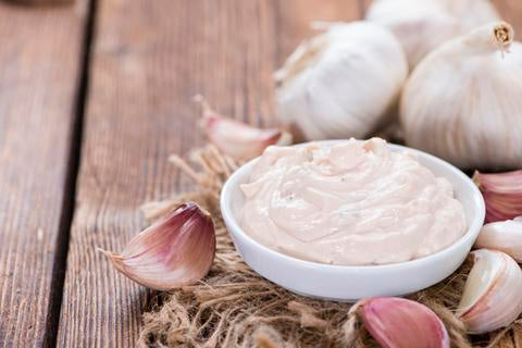 LACTONESA GARLIC (eggless mayonnaise)
