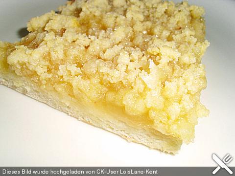 Apfelmuskuchen mit Zuckerstreuseln