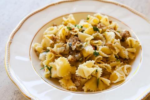 Farfalle with tuna