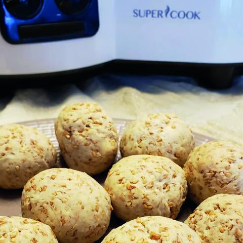 Sesame or flaxseed buns