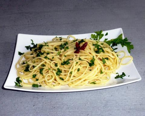Pasta with Garlic, Oil and Peperoncini by Mirella