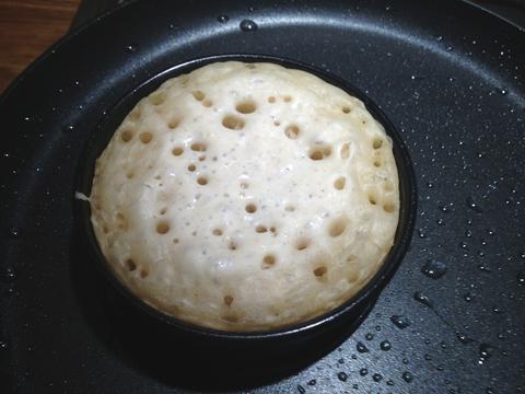 Easy Yeast Free Muffins (Crumpets)