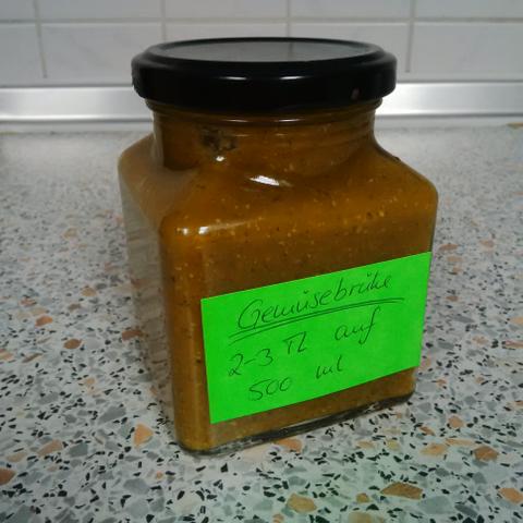Vegetable paste for vegetable broth