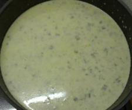 Käse-Lauch-Suppe mit Hackfleisch