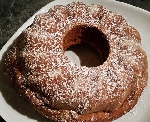Ring cake with cream