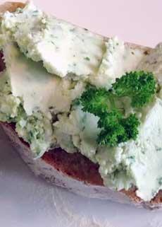 Frischkäse mediterran
